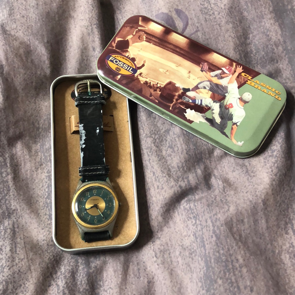 Vintage Fossil Brand Watch In Original Tin Needs New Watch Band And Battery